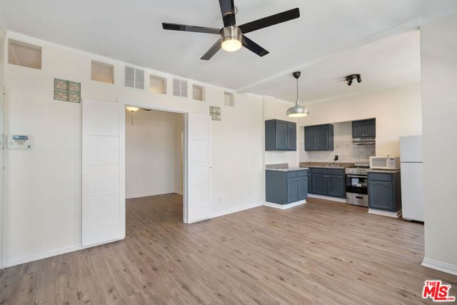 2121 James M Wood Boulevard 415, Los Angeles, CA 90006