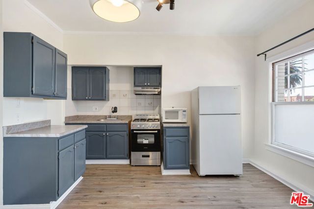 2121 James M Wood Boulevard 415, Los Angeles, CA 90006