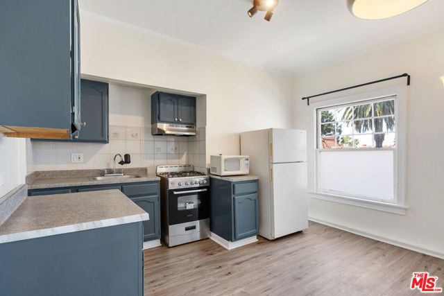 2121 James M Wood Boulevard 415, Los Angeles, CA 90006