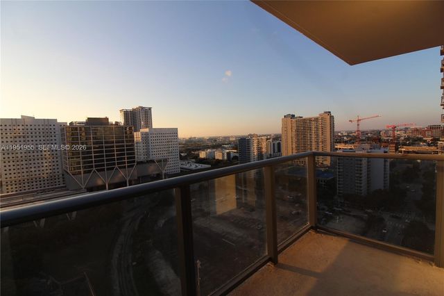 698 NE 1st Ave 2114, Miami, FL 33132