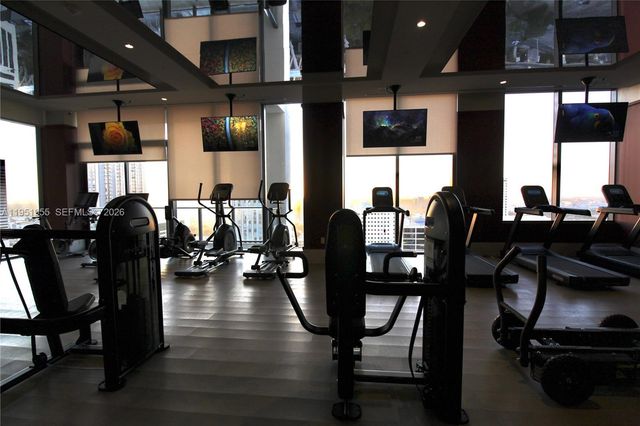 698 NE 1st Ave 2114, Miami, FL 33132