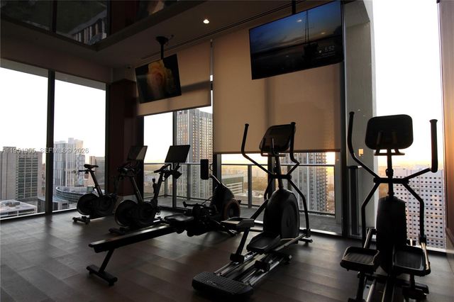 698 NE 1st Ave 2114, Miami, FL 33132