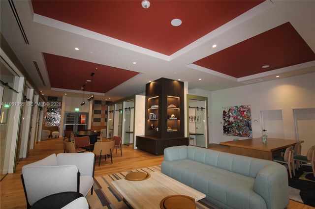 698 NE 1st Ave 2114, Miami, FL 33132