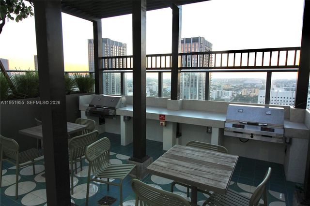 698 NE 1st Ave 2114, Miami, FL 33132