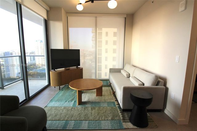 698 NE 1st Ave 2114, Miami, FL 33132