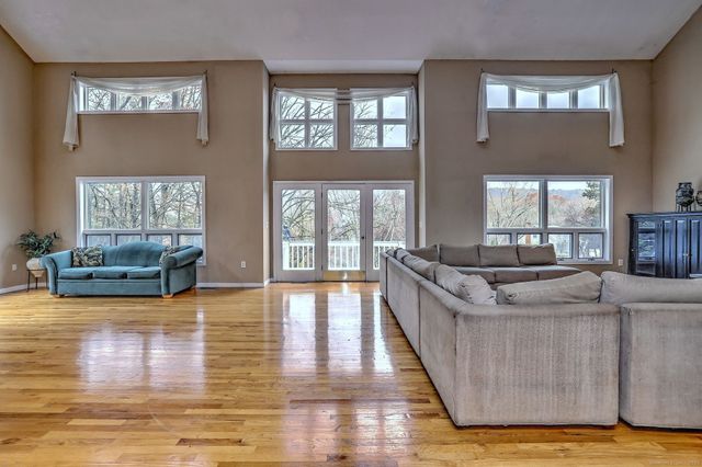 170 Calamus Meadow Road, Hamden, CT 06514