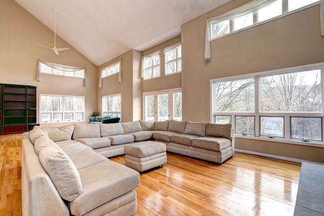 170 Calamus Meadow Road, Hamden, CT 06514