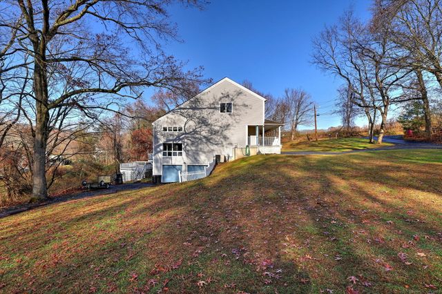 170 Calamus Meadow Road, Hamden, CT 06514