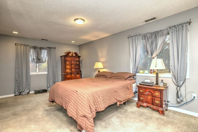 170 Calamus Meadow Road, Hamden, CT 06514