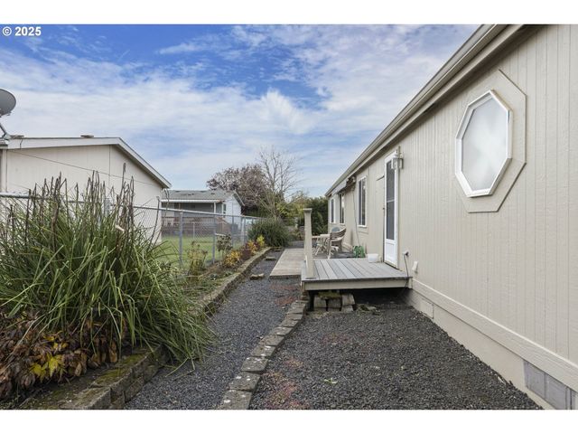 1156 Sw WESTVALE St, Mc Minnville, OR 97128