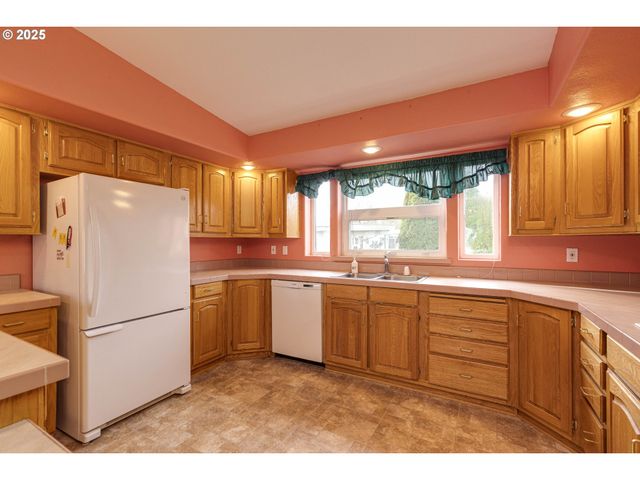 1156 Sw WESTVALE St, Mc Minnville, OR 97128