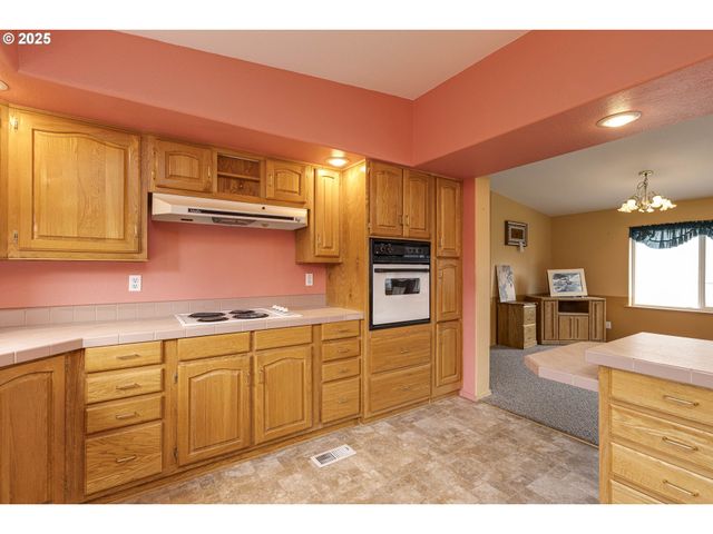 1156 Sw WESTVALE St, Mc Minnville, OR 97128