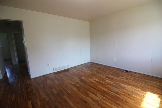 34740 Beaconsfield Street, Clinton Township, MI 48035