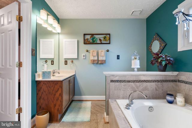 20617 AVALON CT, Sterling, VA 20165