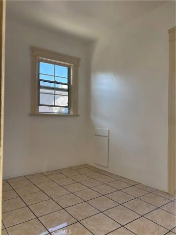 6522 Estrella, Los Angeles, CA 90044