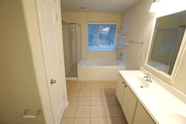 126 E Stedhill Loop, The Woodlands, TX 77384
