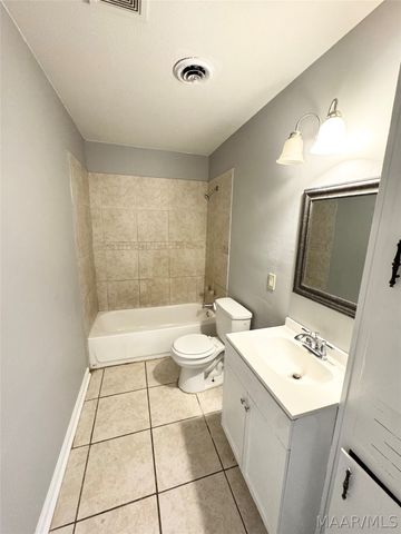 4426 NARROW LANE Road, Montgomery, AL 36116