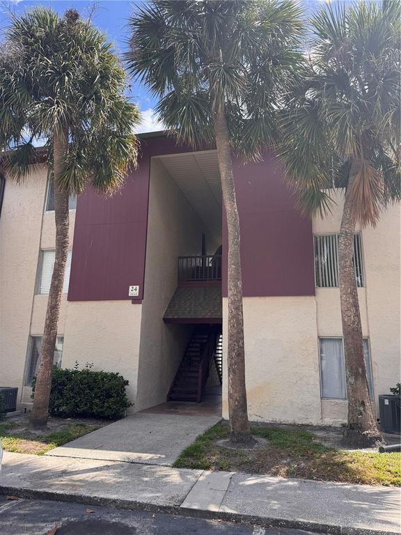 3840 N LAKE DRIVE 127, Tampa, FL 33614