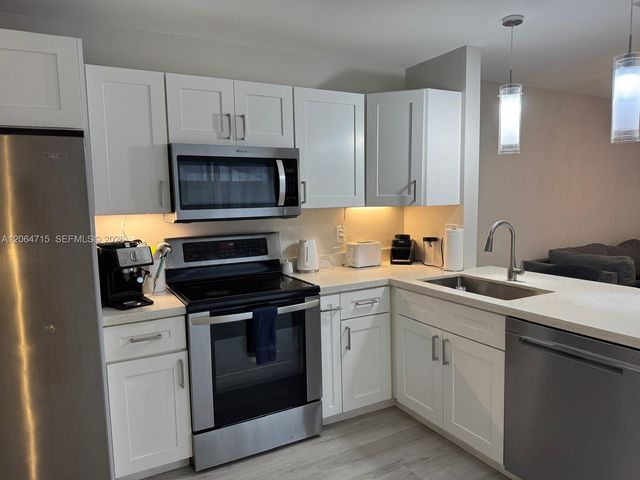 11008 Mainsail Drive, Cooper City, FL 33026