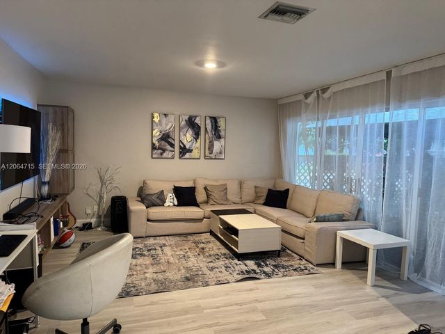 11008 Mainsail Drive, Cooper City, FL 33026