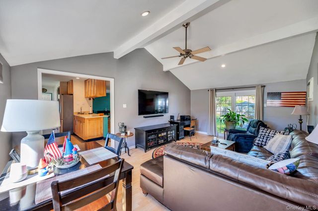 729 Ent Avenue, Westhampton, NY 11978