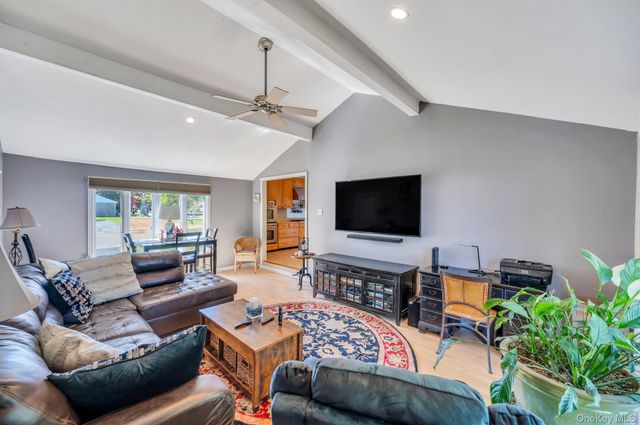 729 Ent Avenue, Westhampton, NY 11978