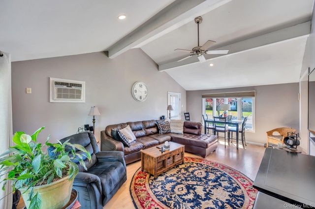 729 Ent Avenue, Westhampton, NY 11978