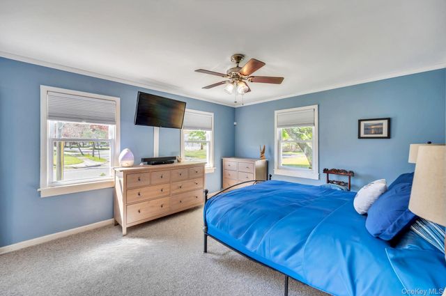 729 Ent Avenue, Westhampton, NY 11978