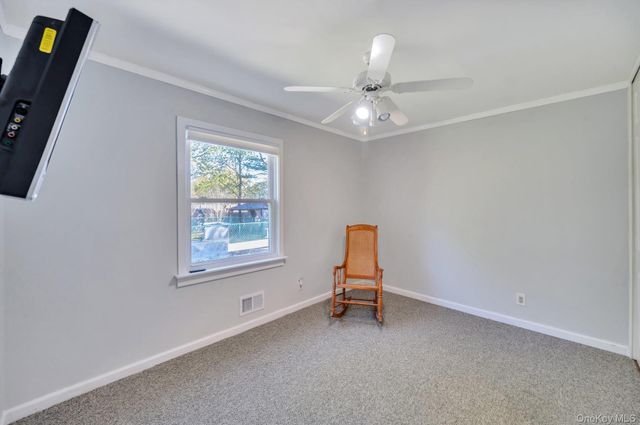 729 Ent Avenue, Westhampton, NY 11978