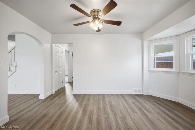 227 E Wilson Street, Struthers, OH 44471