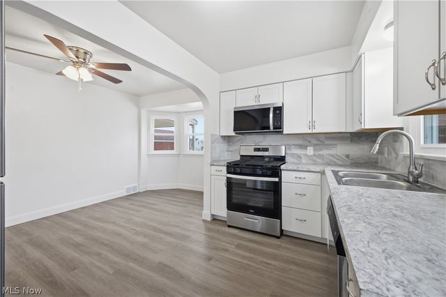 227 E Wilson Street, Struthers, OH 44471