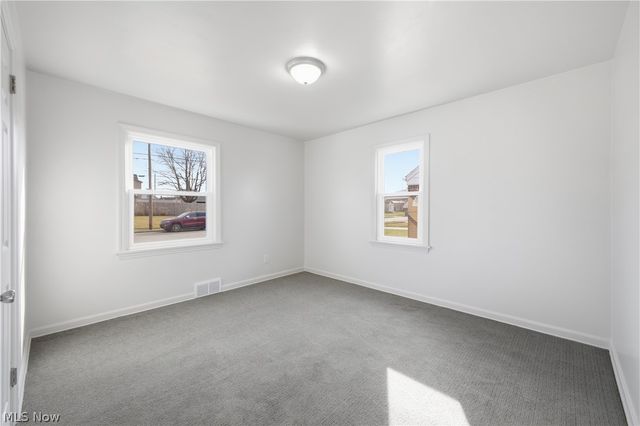 227 E Wilson Street, Struthers, OH 44471