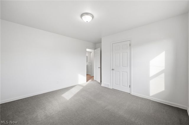 227 E Wilson Street, Struthers, OH 44471