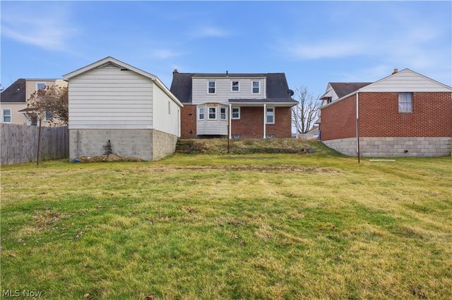 227 E Wilson Street, Struthers, OH 44471
