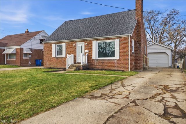 227 E Wilson Street, Struthers, OH 44471