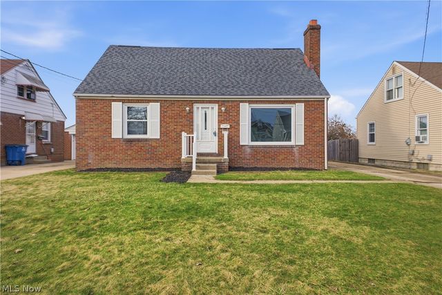 227 E Wilson Street, Struthers, OH 44471