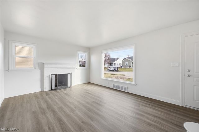 227 E Wilson Street, Struthers, OH 44471