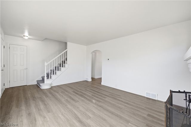 227 E Wilson Street, Struthers, OH 44471