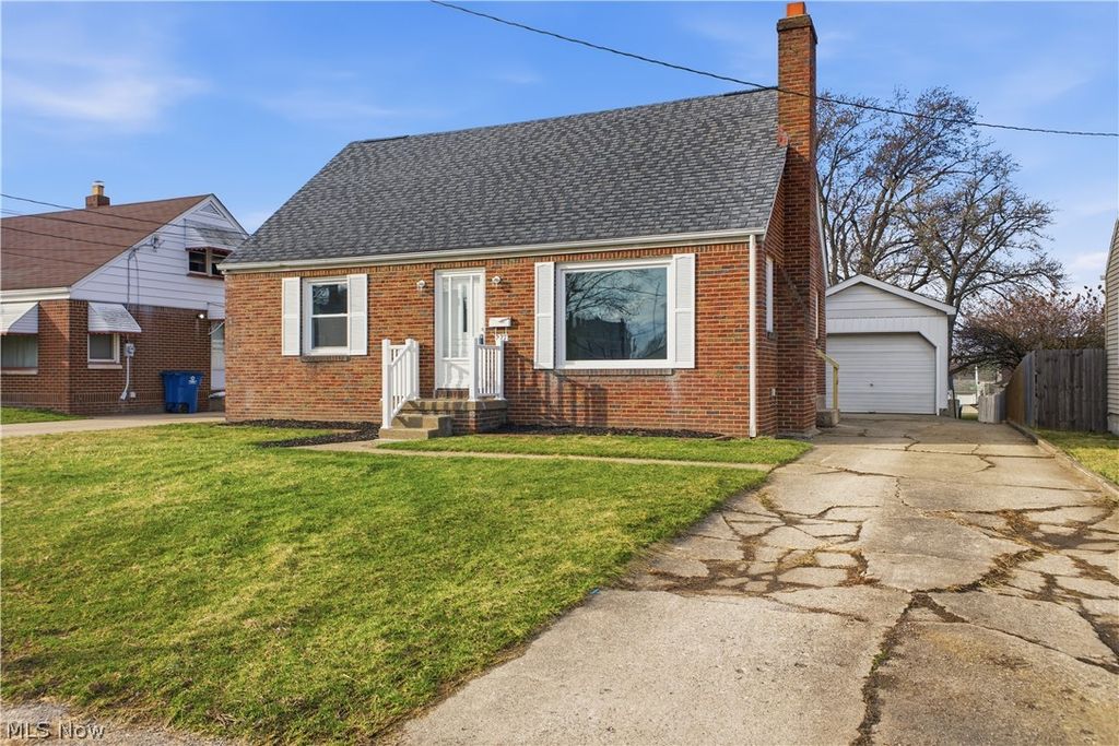 227 E Wilson Street, Struthers, OH 44471