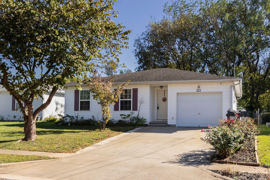 222 N Westport Avenue, Springfield, MO 65802