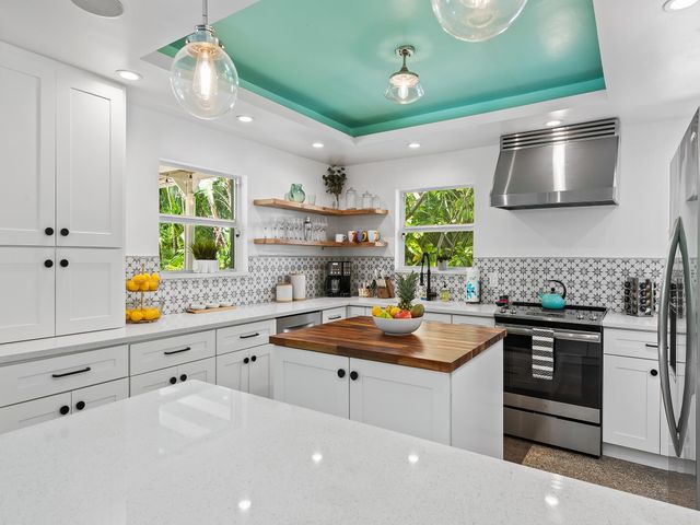 1711 NE 18TH Avenue, Fort Lauderdale, FL 33305
