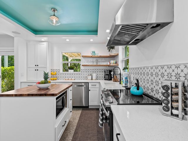 1711 NE 18TH Avenue, Fort Lauderdale, FL 33305