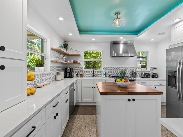 1711 NE 18TH Avenue, Fort Lauderdale, FL 33305