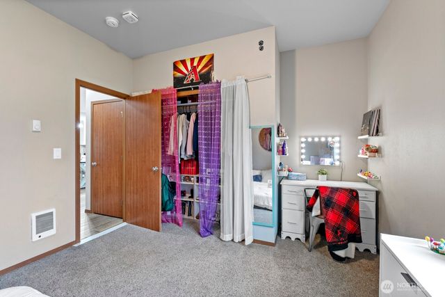 321 W H Street, Shelton, WA 98584