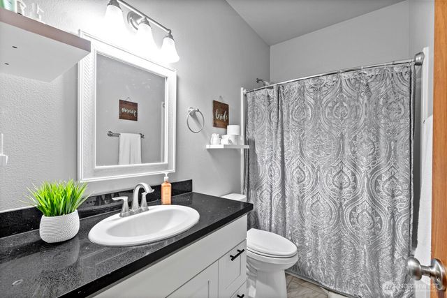 321 W H Street, Shelton, WA 98584