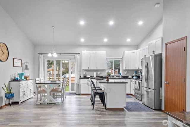 321 W H Street, Shelton, WA 98584