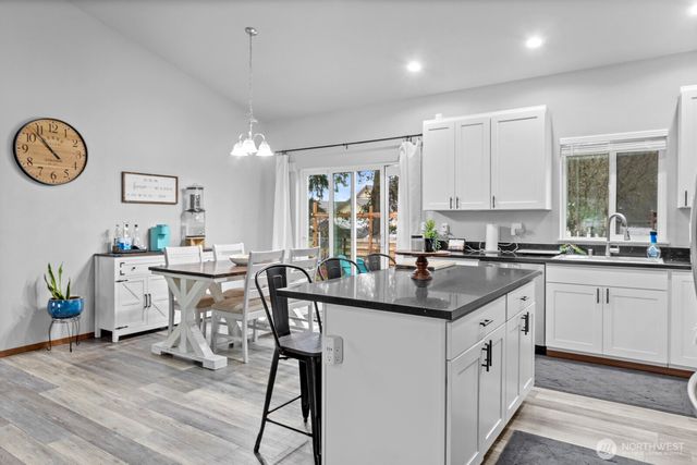 321 W H Street, Shelton, WA 98584