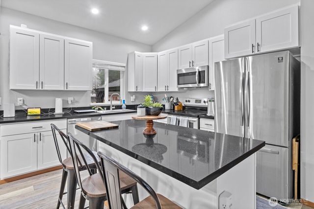 321 W H Street, Shelton, WA 98584