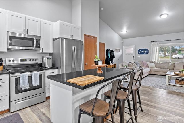 321 W H Street, Shelton, WA 98584