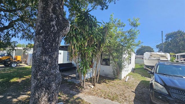 1950 Service Rd, Opa-locka, FL 33054